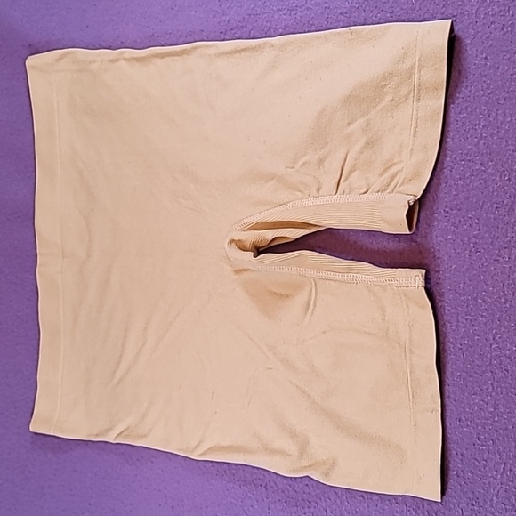 0735. SMOOTHING & Shapewear Underlayer ~ Nice, Soft, Stretchy, Wearable ~ - Picture 1 of 7